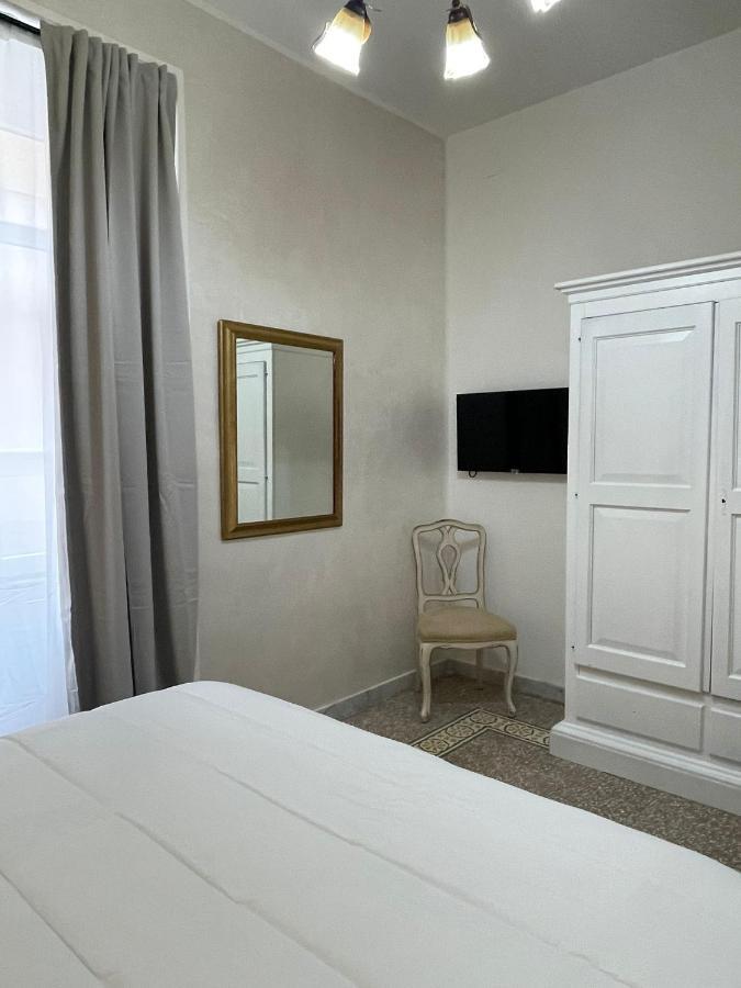 La Casa In Centro Hotel Salerno Ngoại thất bức ảnh