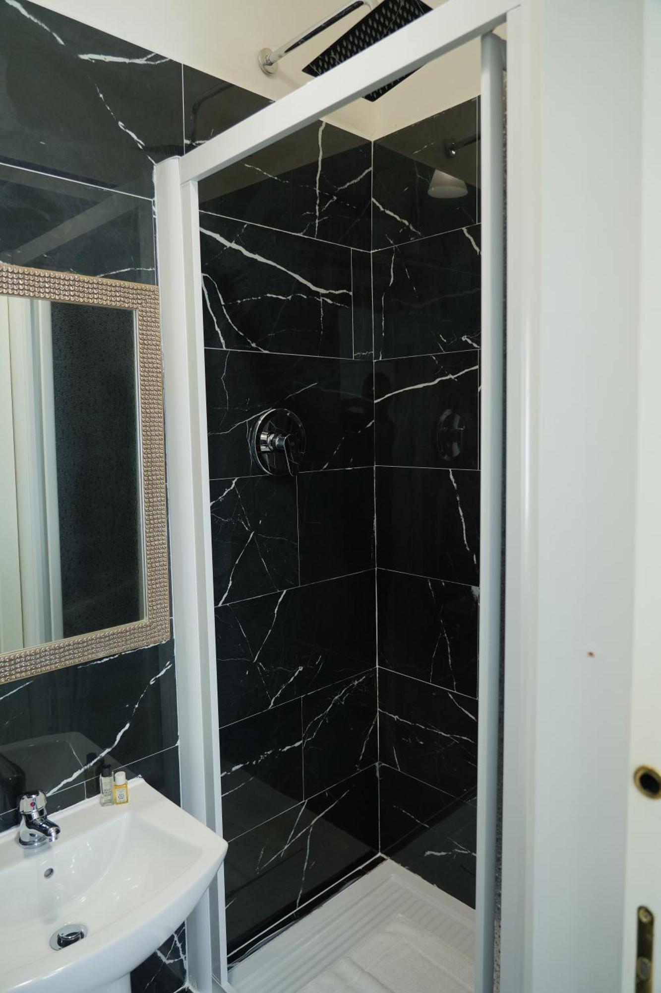 La Casa In Centro Hotel Salerno Ngoại thất bức ảnh